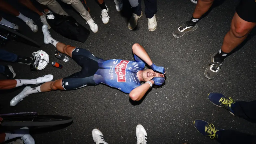 Philipsen wins stage 17 of Tour de France, Pogačar keeps lead