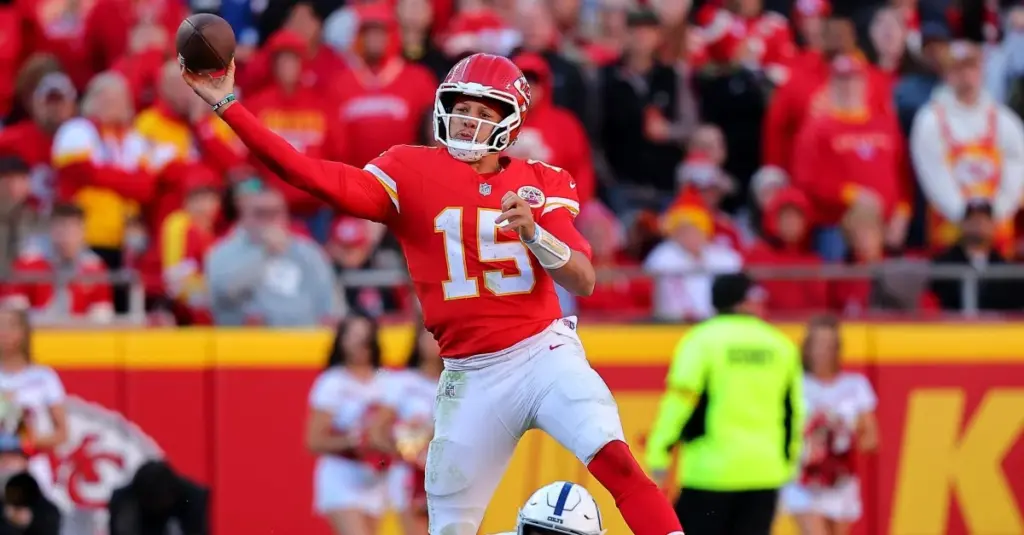 Patrick Mahomes consulted with Tom Brady, others during the rehab process - NBC Sports