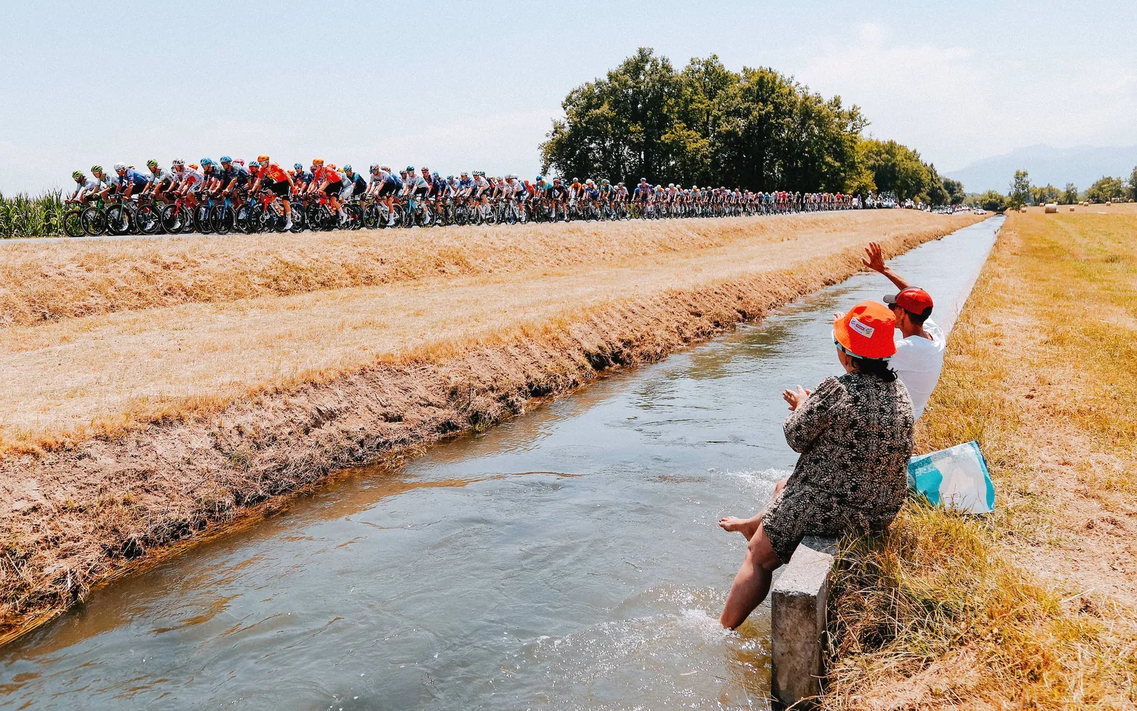 Spectators have also had to resort to whatever measures they can to cool down (Photo: Gruber Images)